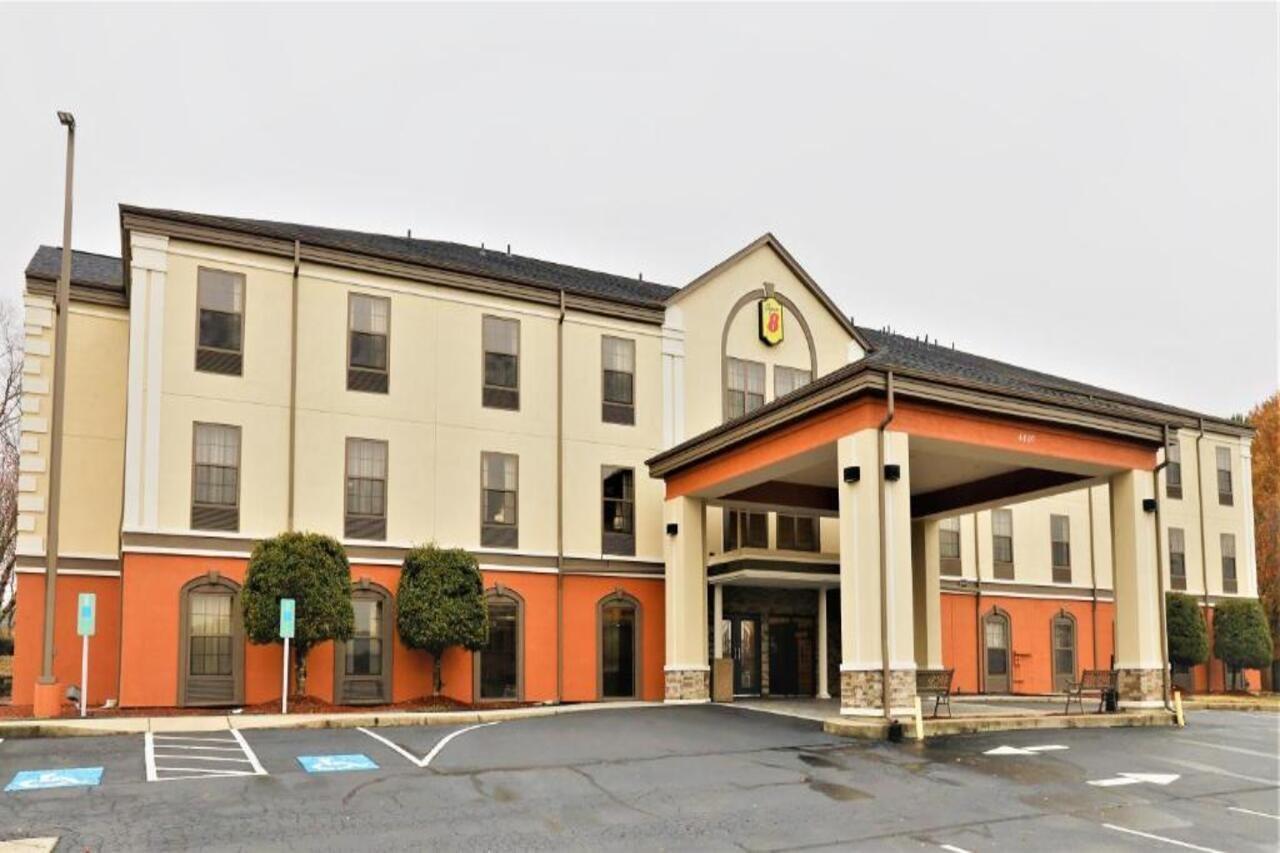 Super 8 By Wyndham High Point/Greensboro Bagian luar foto