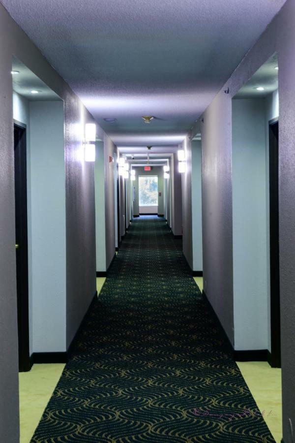 Super 8 By Wyndham High Point/Greensboro Bagian luar foto